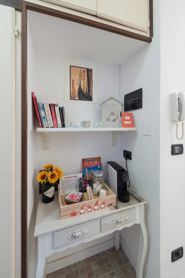 Tre Sestieri Terrace Canal View Венеция Екстериор снимка